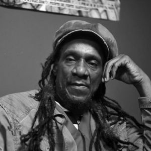 Linval Thompson & Trinity + Live Dub De Manu Irie Ites Linval Thompson & Trinity + Live Dub De Manu Irie Ites